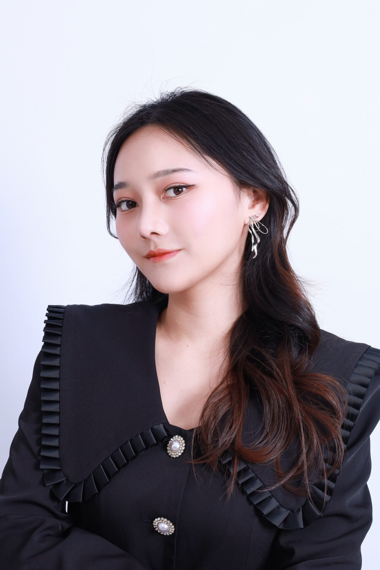 {"ARInfo":{"IsUseAR":false},"Version":"1.0.0","MakeupInfo":{"IsUseMakeup":false},"FaceliftInfo":{"IsChangeEyeLift":false,"IsChangeFacelift":false,"IsChangePostureLift":false,"IsChangeNose":false,"IsChangeFaceChin":false,"IsChangeMouth":false,"IsChangeThinFace":true},"BeautyInfo":{"SwitchMedicatedAcne":false,"IsAIBeauty":false,"IsBrightEyes":false,"IsSharpen":false,"IsOldBeauty":false,"IsReduceBlackEyes":false},"HandlerInfo":{"AppName":2},"FilterInfo":{"IsUseFilter":false}}